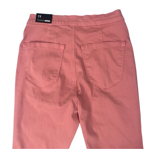 Fashion Nova extreme flare leg pants blush pink size 11 women’s distressed NWT - Picture 9 of 11